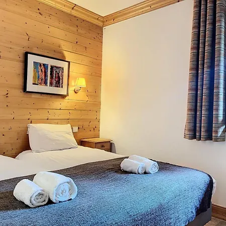 Chanteclair - Aux Pieds, Renove, En-suite Mae-8051 * Les Allues