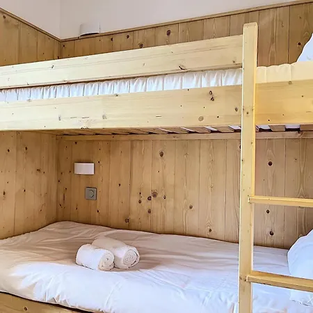 Chanteclair - Aux Pieds, Renove, En-suite Mae-8051